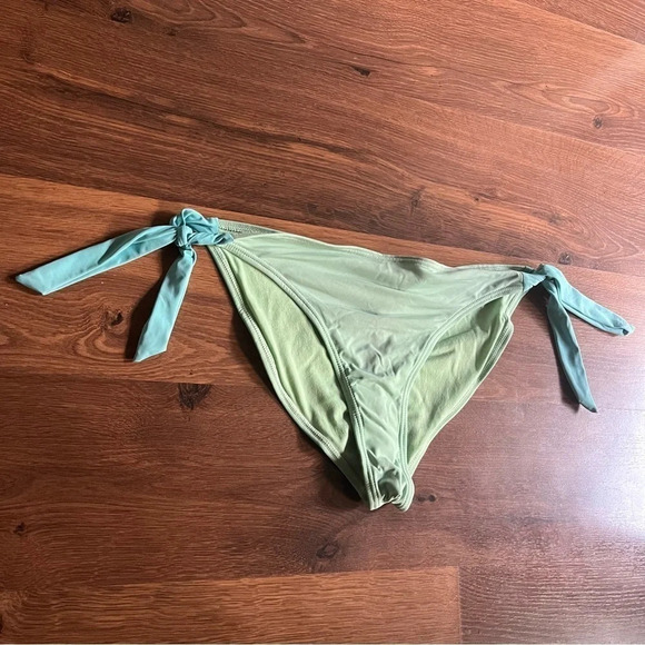FREE Bikini Bottoms - Picture 1 of 12